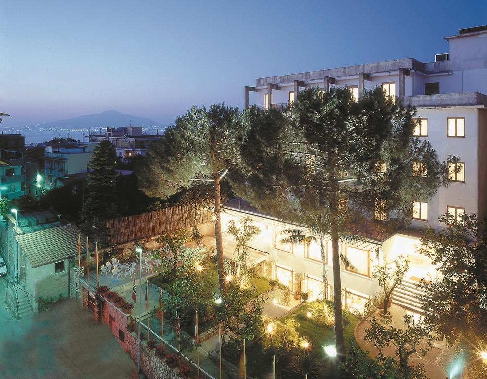 Hotel Zi' Teresa ซอร์เรนโต ภายนอก รูปภาพ