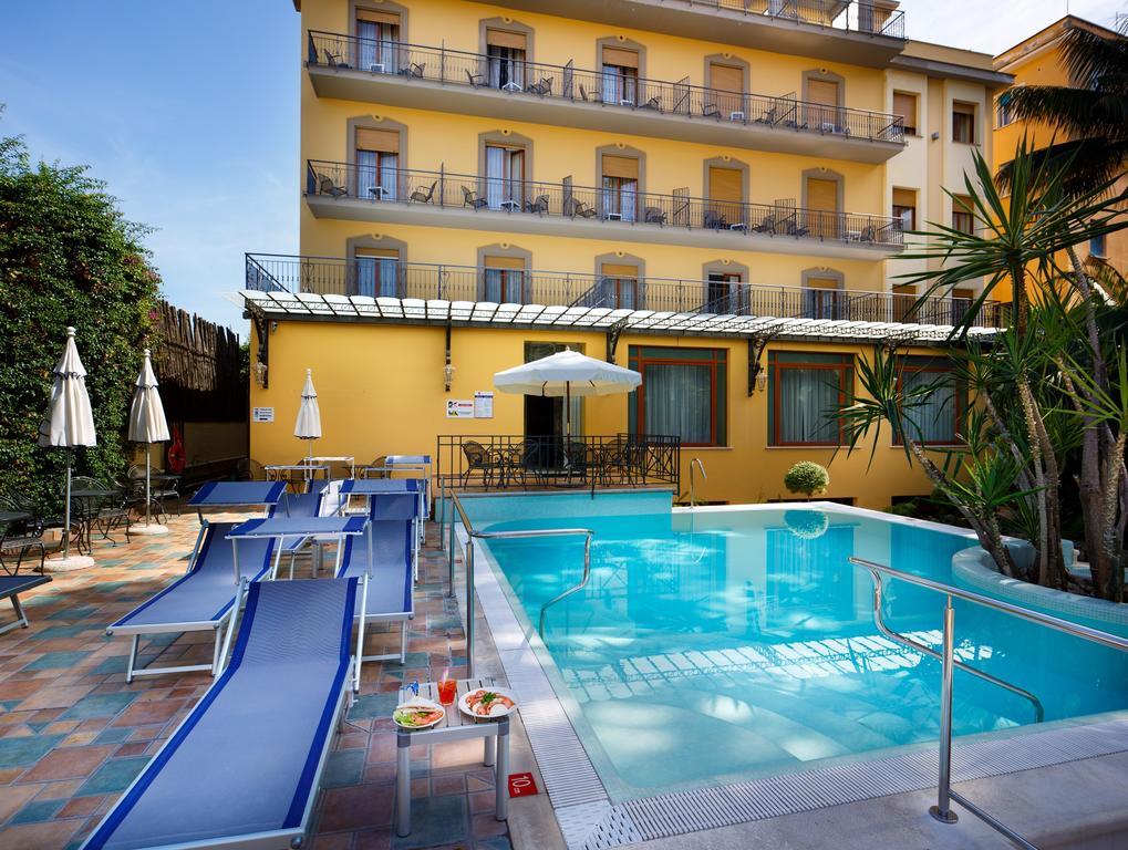 Hotel Zi' Teresa ซอร์เรนโต ภายนอก รูปภาพ